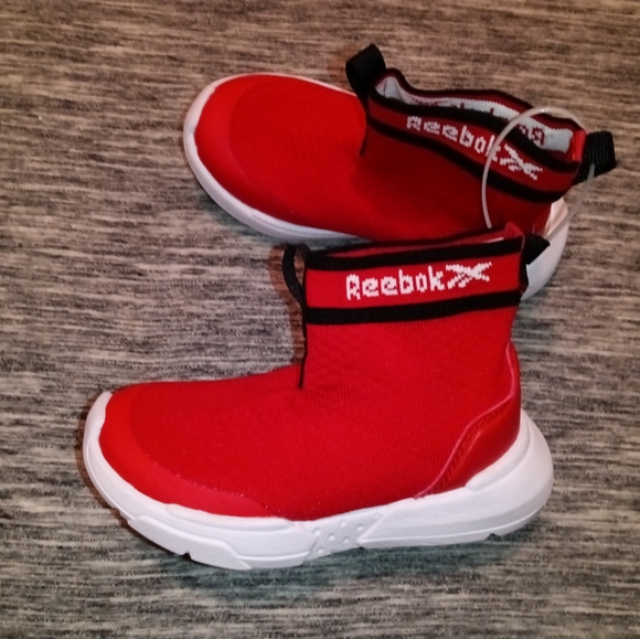 🆕 Reebok | Kids Red Pull On Sock Liner Sneakers Size 8 - Picture 2 of 12